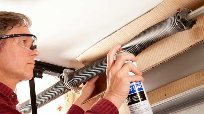 5 Signs Your Garage Door Needs Maintenance